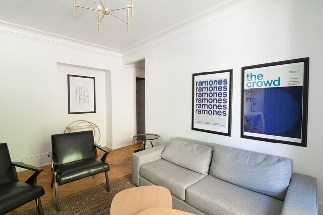 Photo du bâtiment - 1245 Rue St Marc