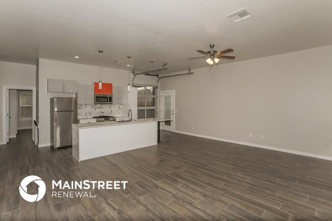 Building Photo - 11244 Paradise In Dr