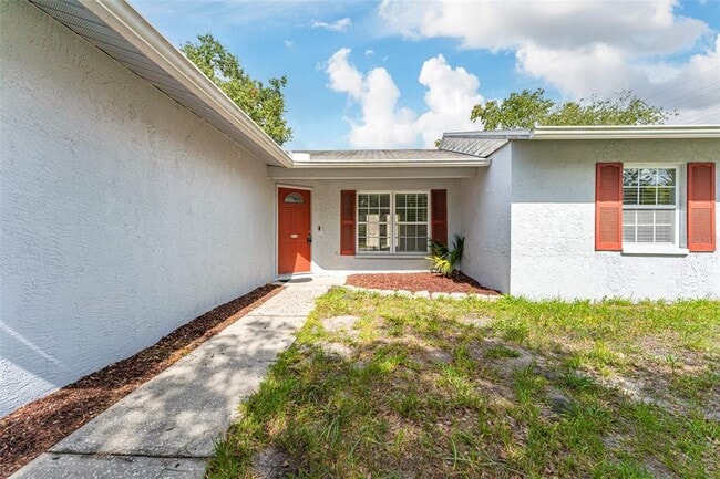 Foto del edificio - 5010 Larch Ln