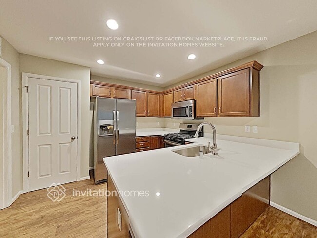 Foto del edificio - 12804 81 Ave Ct E