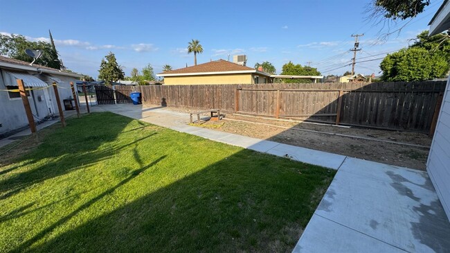 Building Photo - 4251 N Archie Ave