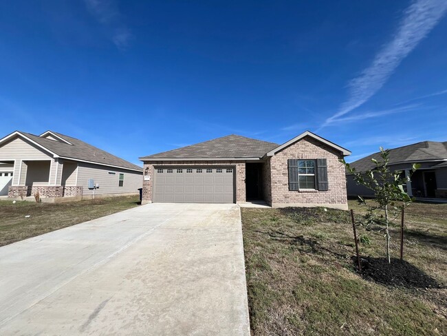 Building Photo - Beautiful 3/2 home in NBTX