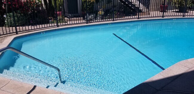 Foto del edificio - 4312 Colfax Ave