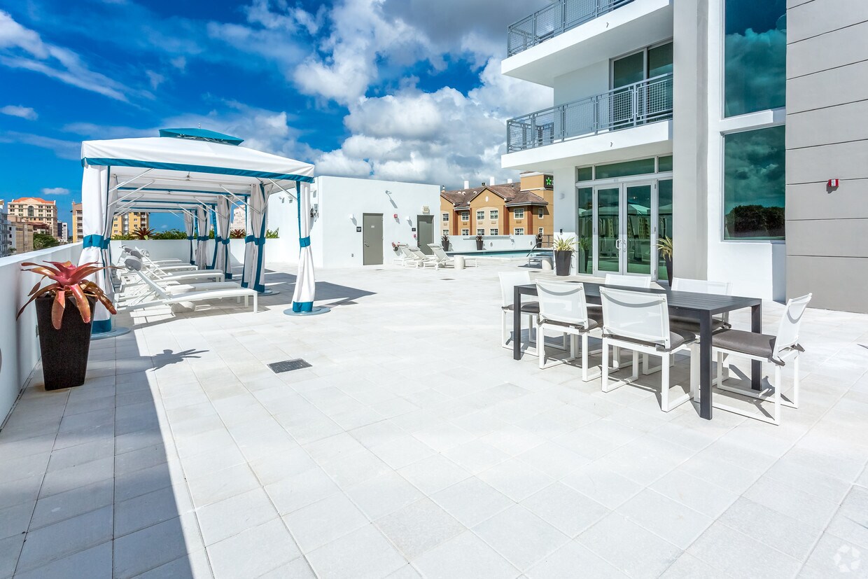 The Mile Coral Gables Apartments Miami, FL