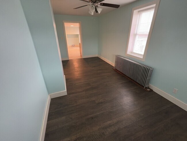Building Photo - 1st floor apartment