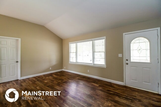 Foto del edificio - 9411 Dalton Dr