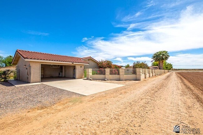 Foto del edificio - 4296 W County 15th St