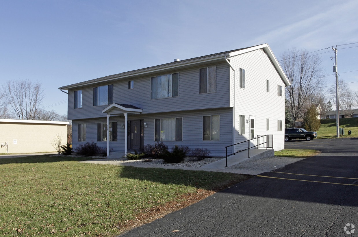 508510 S Main St, Deerfield, WI 53531 Apartments in Deerfield, WI