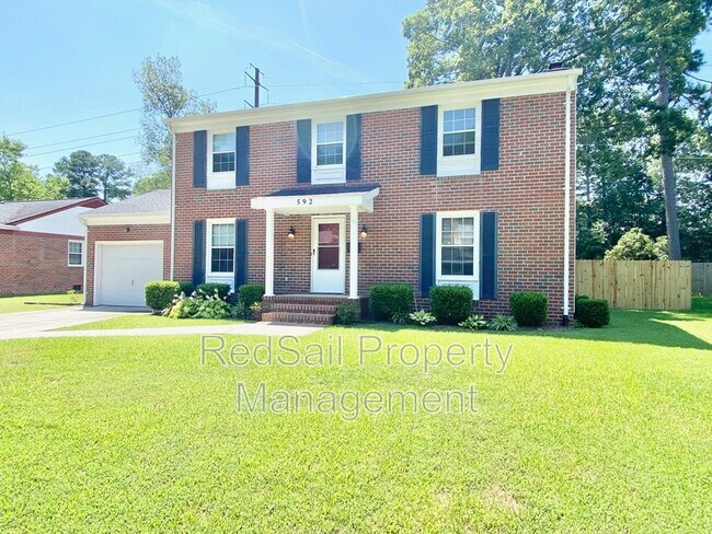 Foto del edificio - 592 Crown Point Dr