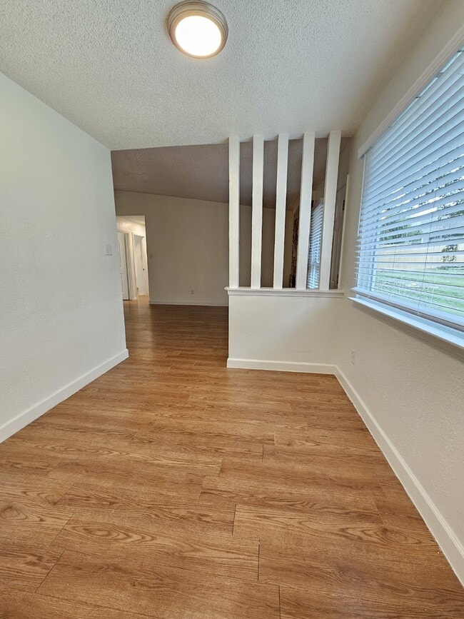 Building Photo - Charming 4-Bedroom Retreat with Cozy Fireplace in Vibrant Austin Neighborhood!