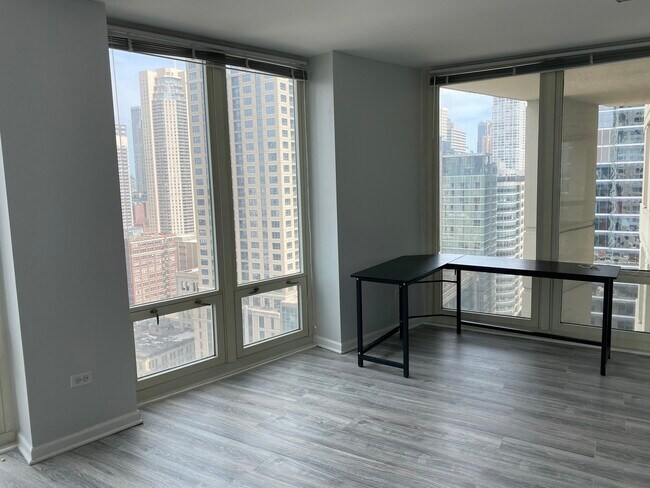 Foto del edificio - 345 N La Salle Dr