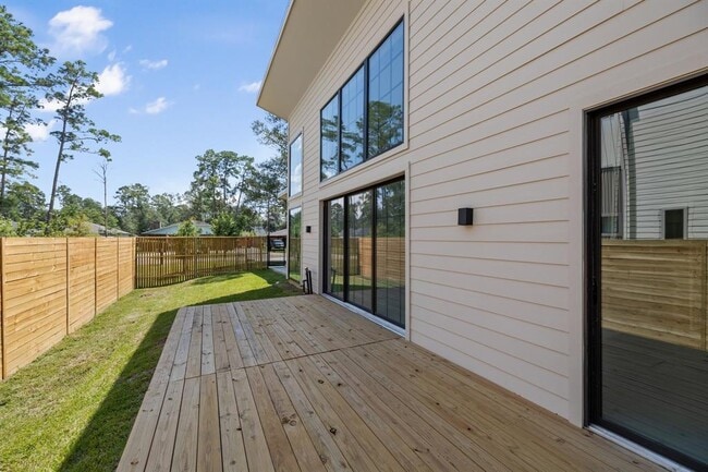 Building Photo - 1502 Primrose St