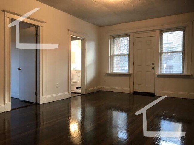 Building Photo - Amazing 2 bed 1 bath in Allston....