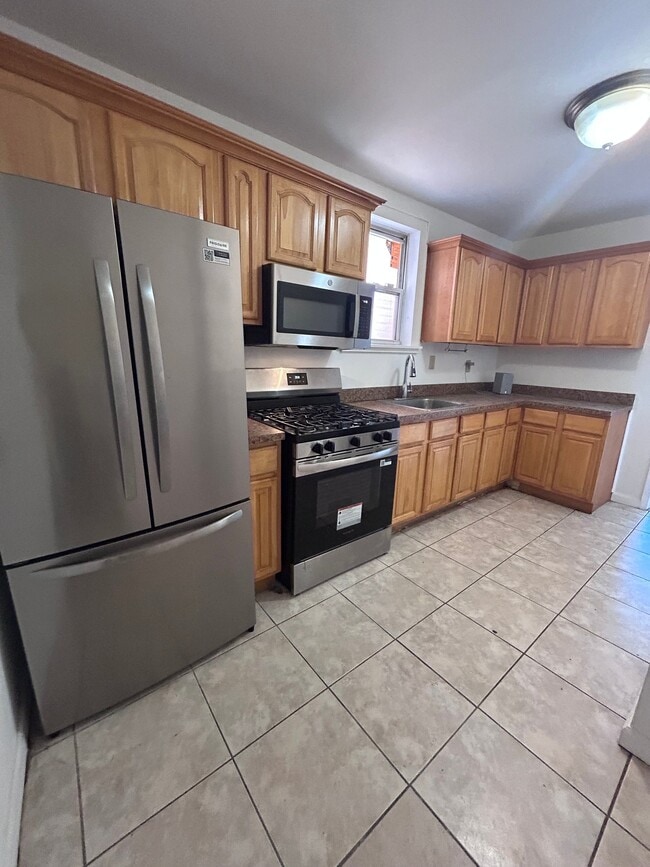 Photo - 626 E 230th St (The Bronx, NY) Apartment