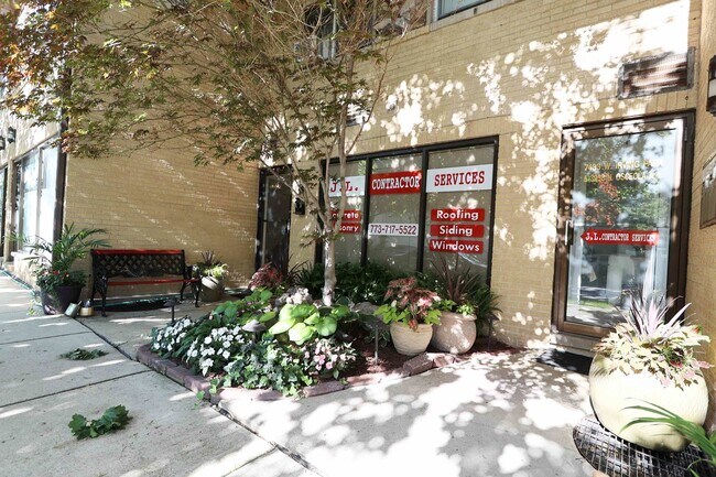 Foto del edificio - 7433 W Irving Park Rd