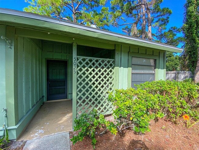 Building Photo - 5025 Barrington Cir