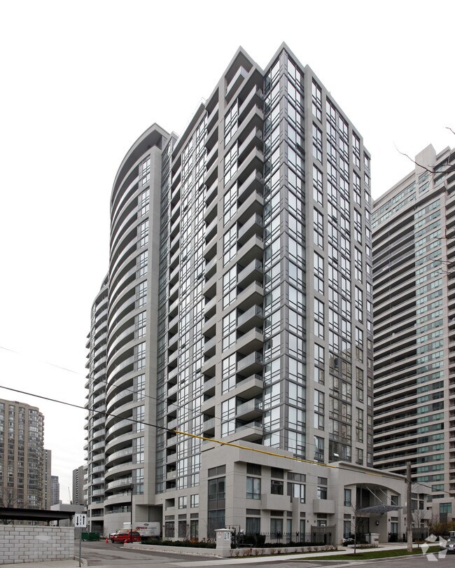Building Photo - Pearl Condominiums