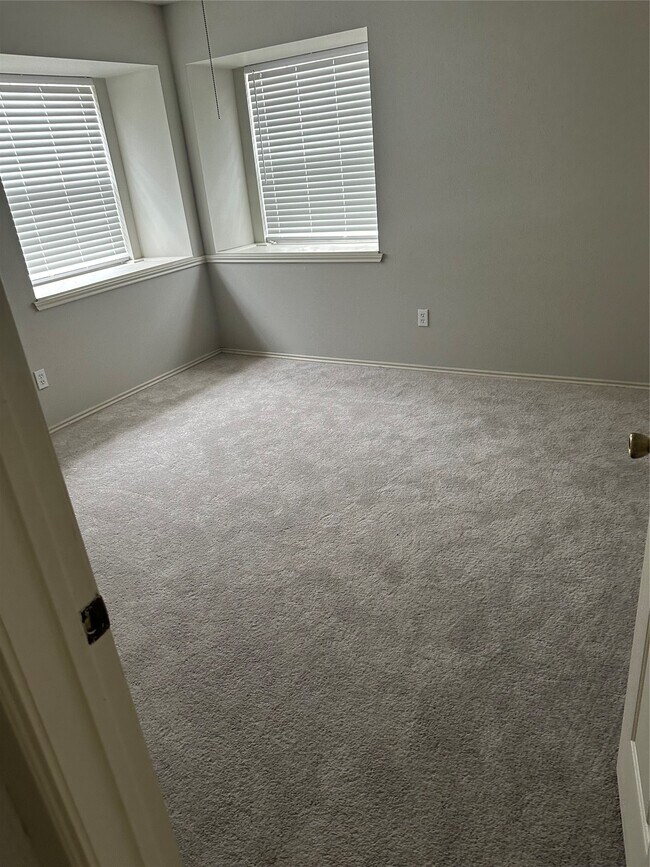 Building Photo - 10510 Clear Cove Ln