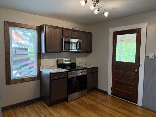 Foto del edificio - 926 W Water St