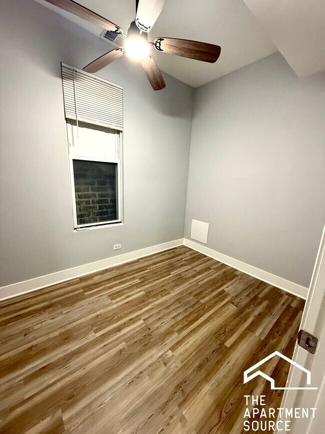 Foto del edificio - 942 N Elston Ave