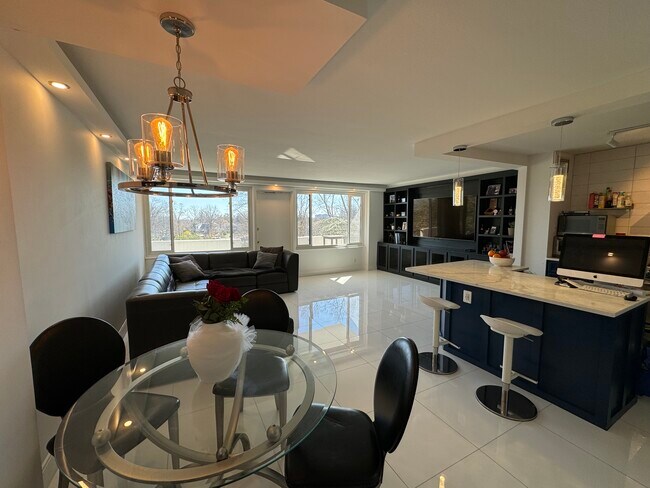 Foto del edificio - 4501 Arlington Blvd
