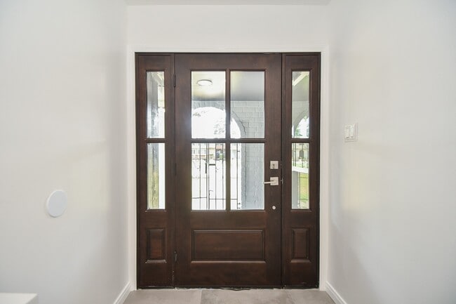 Foto del edificio - 1034 W Donovan St