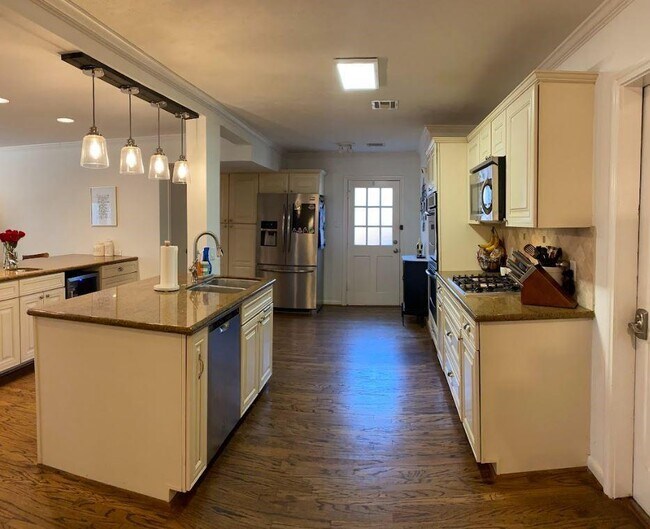 Foto del edificio - 2310 Willowby Dr