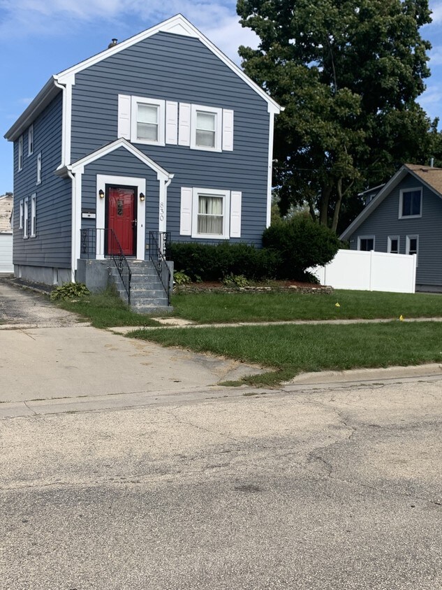 830 Kate St, Elgin, IL 60123 House for Rent in Elgin, IL
