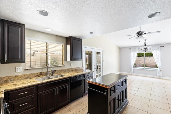 Foto del edificio - 2425 Marlene Way