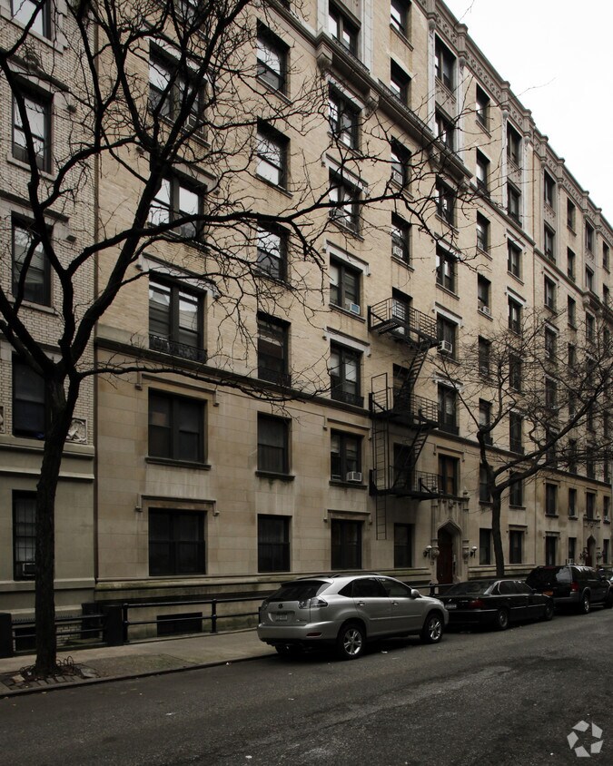 Foto del edificio - 528-530 W 111th St