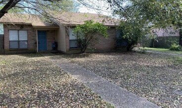 Building Photo - 2527 Cypress Dr