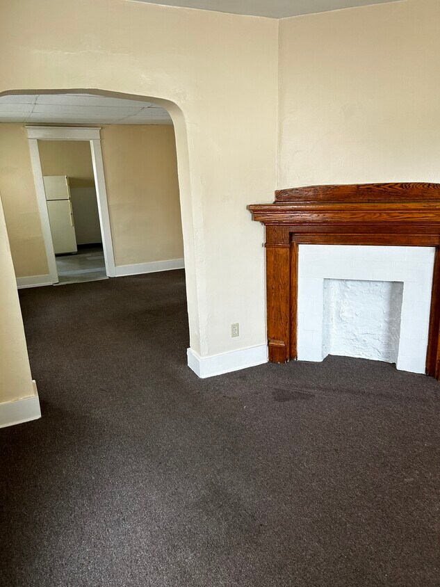 Living room - 311 Ross St
