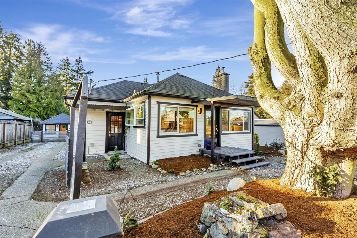 Foto principal - 10231 1st Ave S