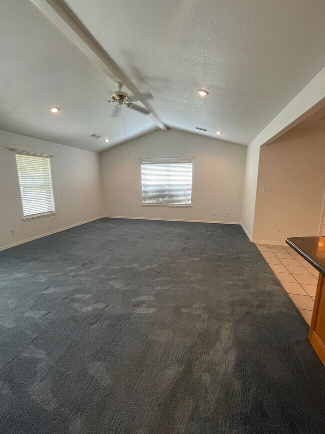 Foto del edificio - Spacious Home for Rent