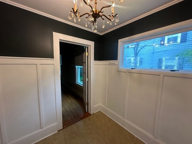 Building Photo - Gorgeous 3 Bed 2 Bath Haymount Home