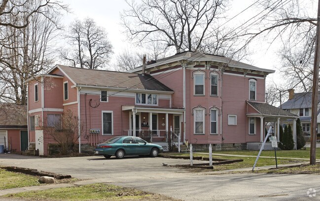 Building Photo - Pelton Place Guest House