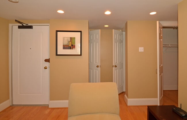 Lots of closet space - 1577 N Colonial Ter