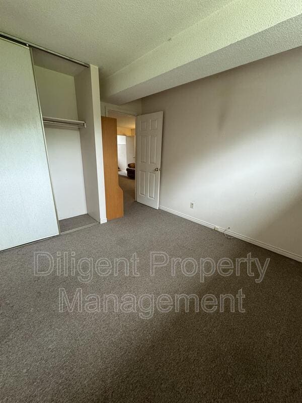 Building Photo - 1241 Huntington Cir