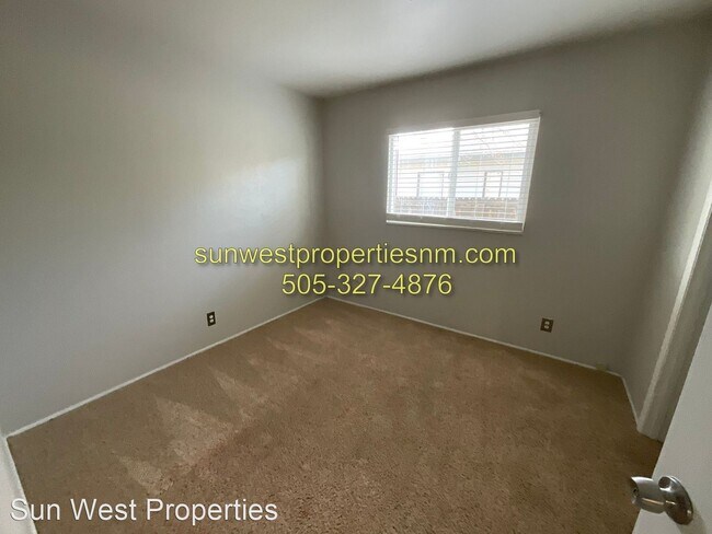 Foto del edificio - 3 br, 2 bath House - 2105 E. 12th St.
