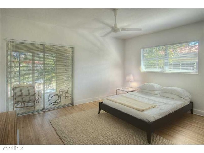 Building Photo - 2710 Segovia St