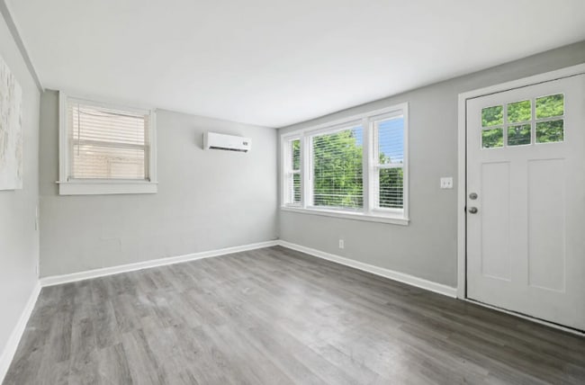 Building Photo - 6528 Premier Dr