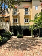 Building Photo - 6204 Paradise Point Dr