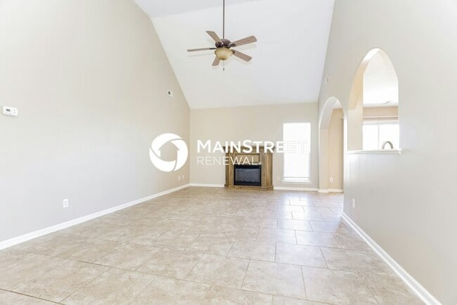 Building Photo - 3 Bedroom Pet-Friendly Home in Spring Hill, TN with Main Street Renewal