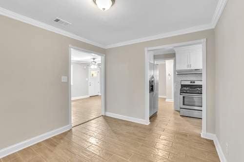 Building Photo - 10201 Staghill Dr