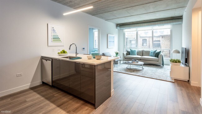 Foto del edificio - 734 W Sheridan Rd