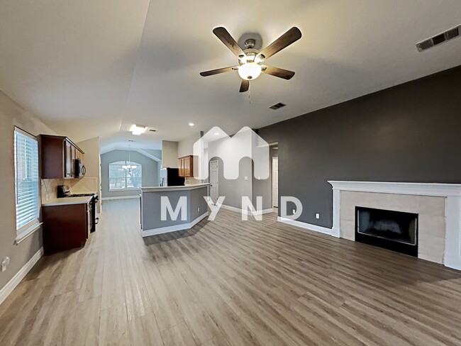 Building Photo - 441 Goldenrod St