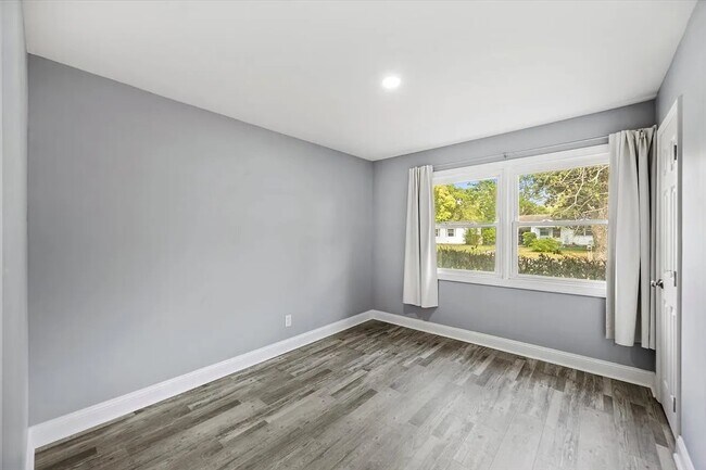 Foto del edificio - 555 N 68th Ave
