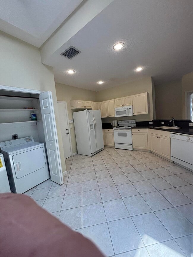 Foto del edificio - 10100 Larkspur Ln