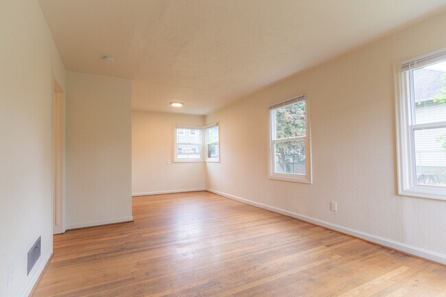 Foto del edificio - 5412-5420-5420 NE 9th Ave