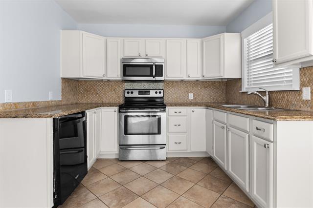 Foto del edificio - 3800 Desert Ridge Dr